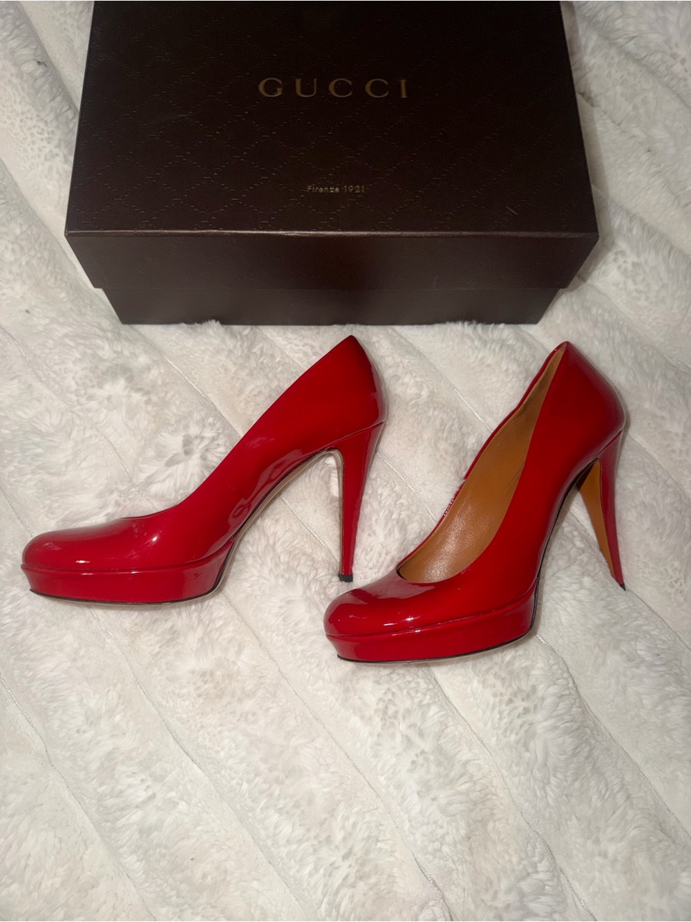 Gucci Red Patent Platform High Heel Pumps - Picture 4 of 7